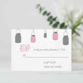 エレガントで素朴なピンクの灰色のメーソンジャーRSVPカード 出欠カード (スタンド正面)