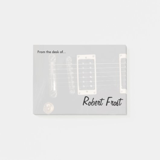 エレガントで黒いエレキギターはクローズアップをひもでつなぎます ポストイット (正面)