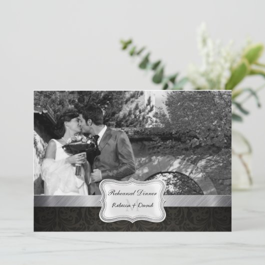 エレガントで黒いダマスク織の結婚式のリハーサルの夕食 招待状 (スタンド正面)