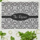 エレガントで黒いバロック式のダマスク織のモノグラム キッチンタオル (折り畳み)