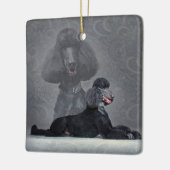 エレガントで黒い標準プードルの構成 セラミックオーナメント (左)