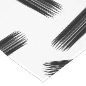 エレガントで黒く及び白いブラシストロークパターン ショートテーブルランナー (コーナー)