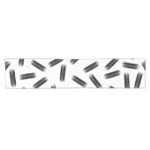 エレガントで黒く及び白いブラシストロークパターン ショートテーブルランナー (横)