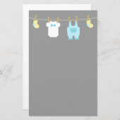 エレガントで、かわいい男の赤ちゃんの衣服 便箋 (正面/裏面)