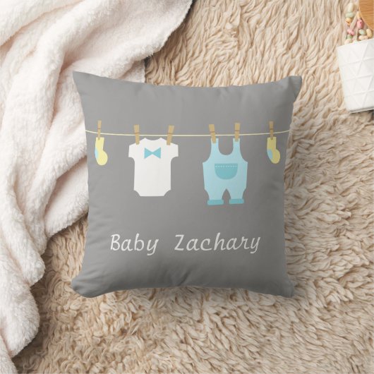 エレガントで、かわいい男の赤ちゃんの衣服、男の赤ちゃん クッション (ブランケット)