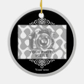 エレガントなあなた自身の円のオーナメントの黒を作成して下さい セラミックオーナメント (裏面)