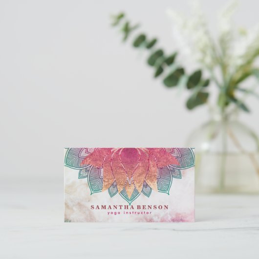 エレガントなはすの花の曼荼羅のロゴのヨガのインストラクター 名刺 (スタンド正面)