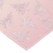 エレガントなばら色の金ゴールドのグリッターのクリスマスツリーパターン テーブルクロス (アングル)