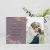 エレガントなばら色の金ゴールドの花の紫色の藤色の婚約 招待状 (スタンド正面)