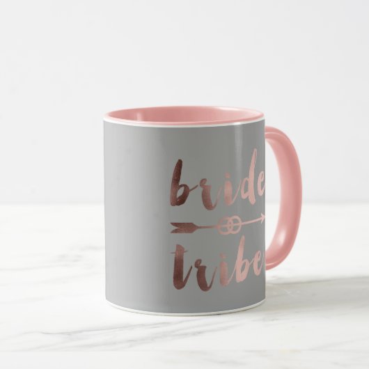 エレガントなばら色の金ゴールドの花嫁の種族の矢の結婚指輪 マグカップ (正面右)