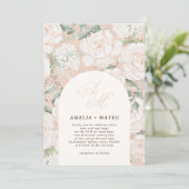 エレガントなアイボリーのローズ フローラル アーチ ウェディング モノグラム 招待状 (スタンド正面)
