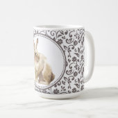 エレガントなイースターバニー装飾 コーヒーマグカップ (正面右)