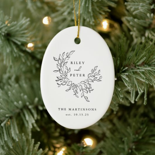 エレガントなウェディングクレストパーソナライズされたキープサケ セラミックオーナメント (ツリー)