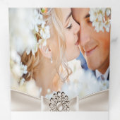 エレガントなウェディングダマスククリームホワイトシャンパン3 三つ折り招待状 (内部最初)