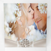 エレガントなウェディングダマスククリームホワイトシャンパン3 三つ折り招待状 (内部最初)