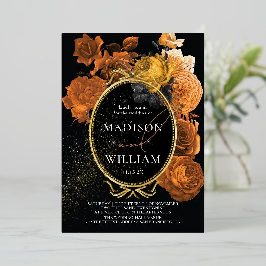 エレガントなウェディングブラックとオレンジのフローラ 箔招待状 (立ち正面)