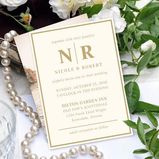 エレガントなウェディングモノグラム花嫁と花婿イニシャル 招待状