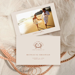 エレガントなエクリュ モノグラム クレスト ウェディング フォト セーブザデート