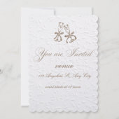 エレガントなエンボス加工の結婚式招待状（Save the Date） 招待状 (裏面)