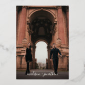 エレガントなカリグラフィー スクリプト ダークグレー フォト ウェディング 箔招待状 (裏面)