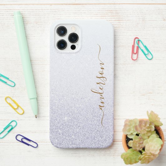 エレガントなグリッターのイニシャル名 iPhoneケース (デスク上)