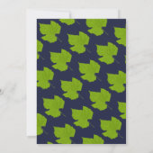 エレガントなグリーンの秋の落ち葉 ネイビーブルーの花柄 ウェディング 招待状 (裏面)