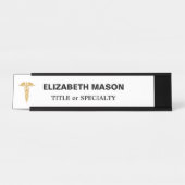 エレガントなゴールドの杖のマーク（白地） デスクネームプレート (正面)