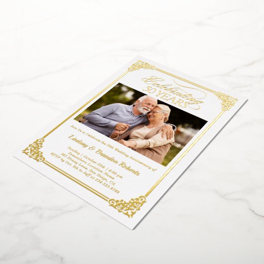 エレガントなゴールドの50周年結婚記念写真 箔招待状 (回転した状態)