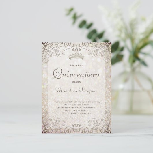 エレガントなゴールドグリッターのキンセアニェラ 15歳の誕生日 ポストカード (スタンド正面)