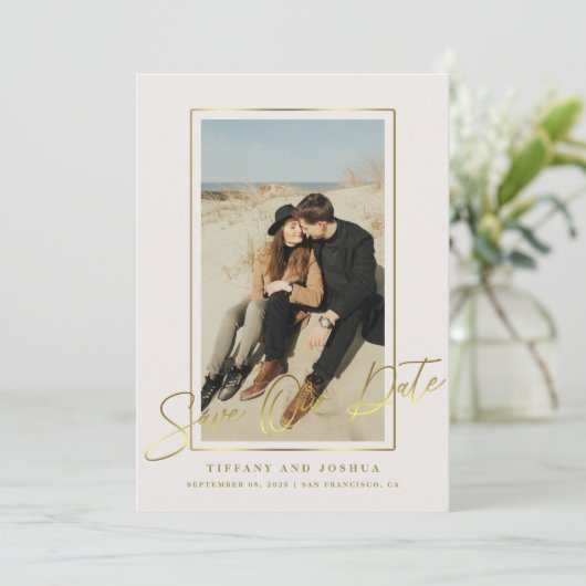 エレガントなゴールドフレームのウェディングフォト セーブザデート (スタンド正面)