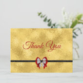 エレガントなゴールド赤の蝶ネクタイのイニシャル サンキューカード (スタンド正面)