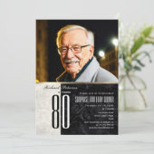 エレガントなサプライズ ゴールド 80歳の誕生日写真 招待状 (スタンド正面)