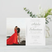 エレガントなサージグリーン写真モノグラムフォーマルウェディング 招待状 (スタンド正面)