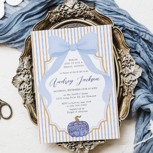 エレガントなシノワズリー パンプキン ブルー ボウ ブライダル シャワー 招待状
