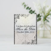 エレガントなシャンデリアと装飾でSave the Date 案内ポストカード (スタンド正面)