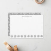 エレガントなシルバーのスノーフレーク　名入れ ノートカード (正面/裏面インサイチュ)