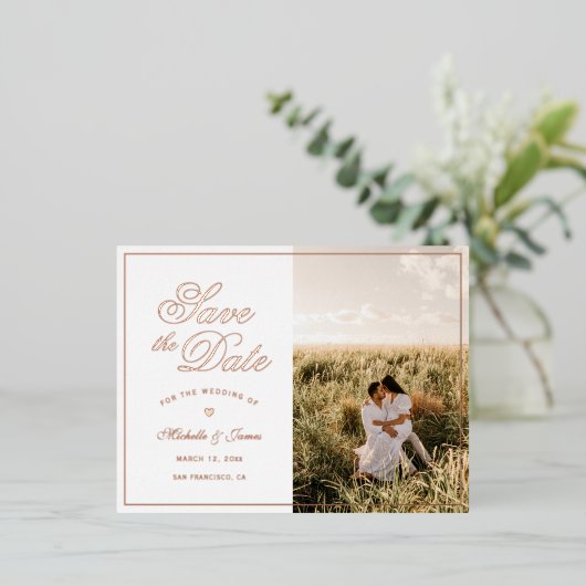 エレガントなスクリプトと写真の結婚式 Save The Date 箔招待状ポストカード (立ち正面)