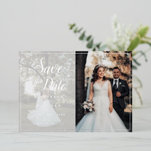 エレガントなスクリプトと写真の結婚式 Save The Date 箔招待状 (立ち正面)