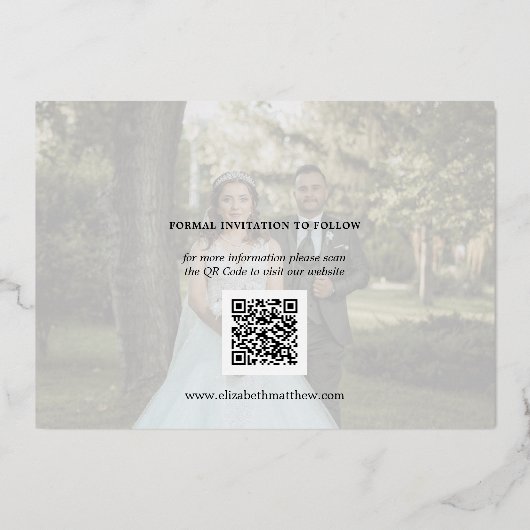 エレガントなスクリプトと写真の結婚式 Save The Date 箔招待状 (裏面)