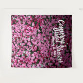 エレガントなスクリプトピンクの花のブライダルシャワーの背景 タペストリー (正面(横))