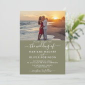 エレガントなスクリプト写真セージグリーン結婚式招待状 招待状 (スタンド正面)