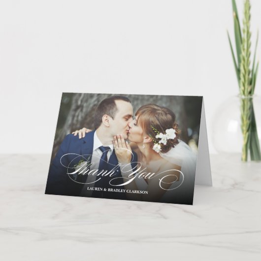 エレガントなスクリプト ウェディング サンクス フォト コラージュ付き サンキューカード (正面)