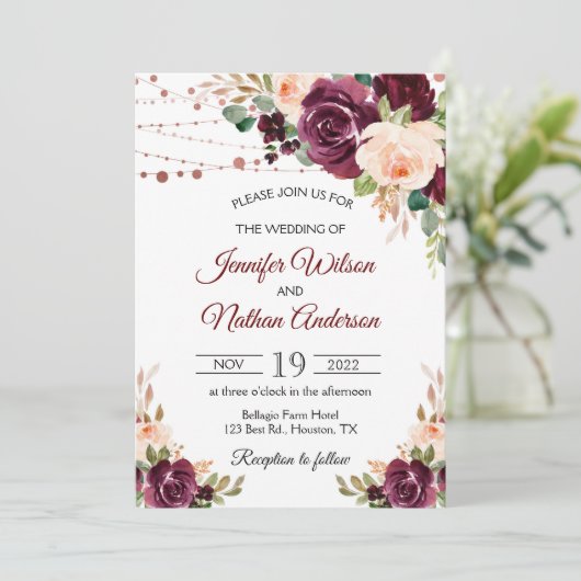 エレガントなスクリプト バーガンディ フローラル ウェディング 招待状 (スタンド正面)