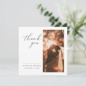 エレガントなスクリプト ロマンチック フォト ウェディング スクエア サンキューカード (スタンド正面)