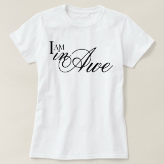 エレガントなスクリプト 私は 驚嘆する 美的肯定 Tシャツ