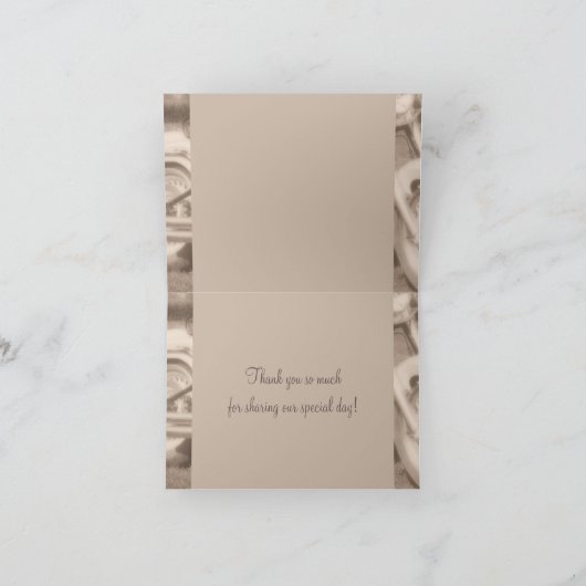 エレガントなセピア色のバイクもしくは自転車に乗る人の結婚式のサンキューカード サンキューカード (内部)