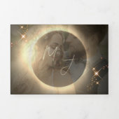 エレガントなセピア色の皆既日食オーダーメイド写真ウェディング 三つ折り招待状 (カバー)