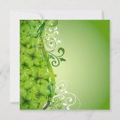 エレガントなセントパトリックデーのクローバーとスクロール 招待状 (裏面)