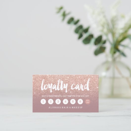 エレガントなタイポグラフィの挨りだらけのばら色の金ゴールドのロイヤリティカード ロイヤリティカード (スタンド正面)