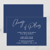 エレガントなタイポグラフィー プランの変更 ネイビーカード 招待状 (正面/裏面)